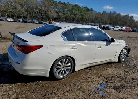 2015 Infiniti Q50 Base z USA, uszkodzony, nr VIN JN1BV7AP9FM338239